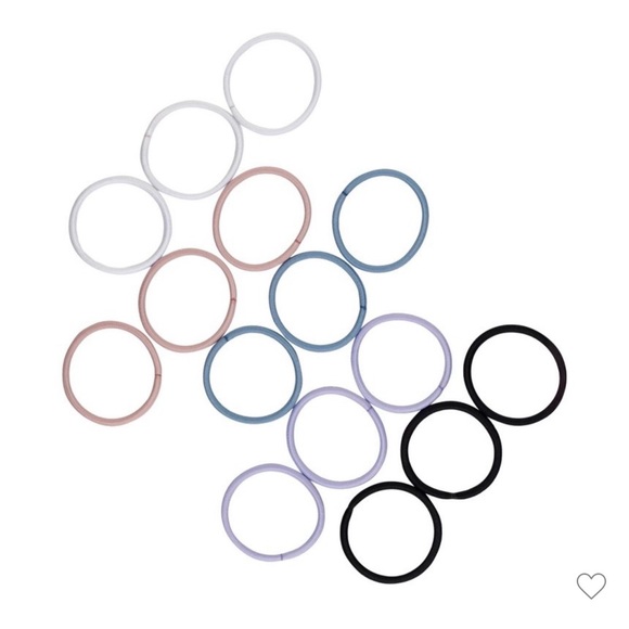 MacKenzie-Childs Black and White Checkered Hair Accessory Case - Picture 4 of 4